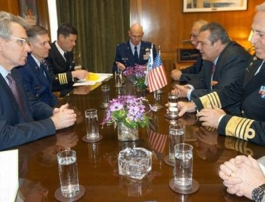 Ενίσχυση της στρατιωτικής συνεργασίας Ελλάδας-ΗΠΑ: Στην Ελλάδα ο Αμερικανός υποδιοικητής στην Ευρώπη